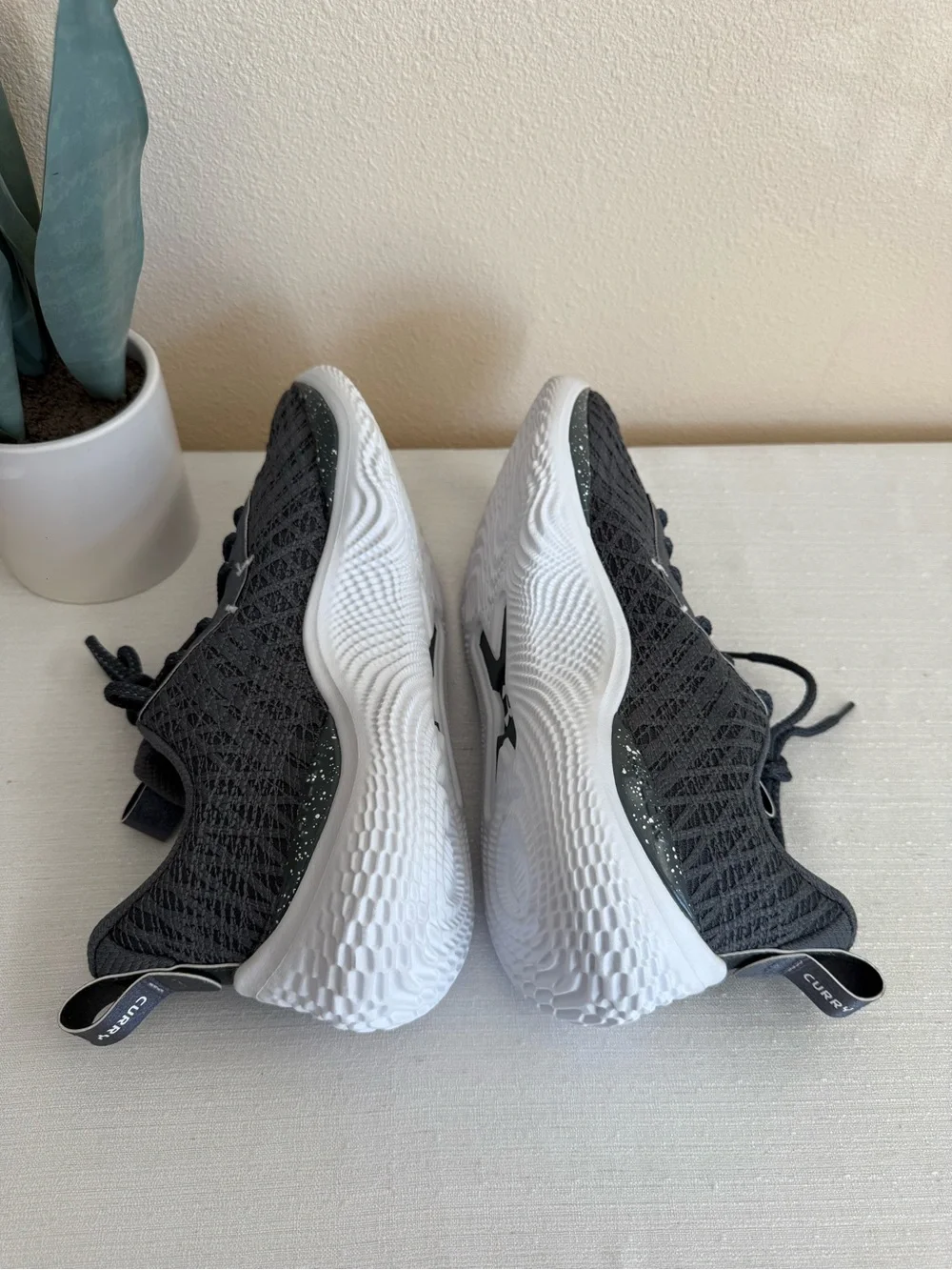 New Under Armour Curry Gray Athletic Sneakers with White Speckled Sole